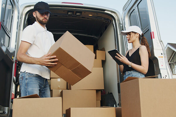 Working With Professional Moving Companies